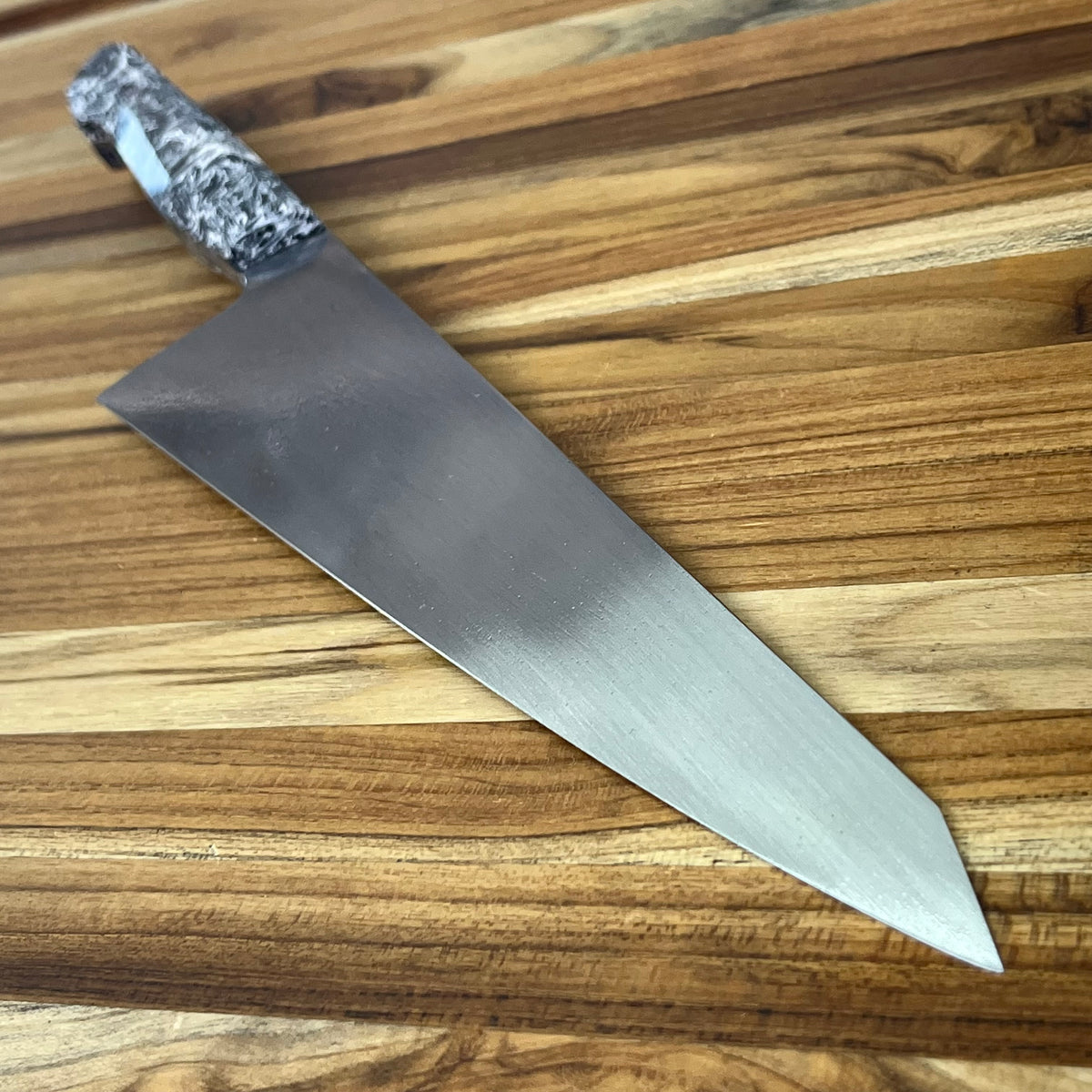 Enceladus 220mm (9") K-Tip Gyuto w/ White Fat Carbon Handle