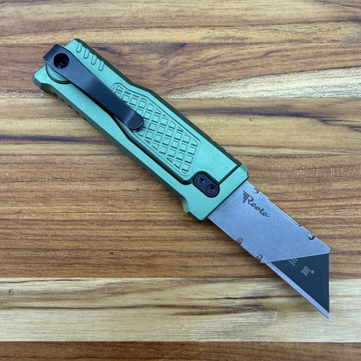 Reate Exo-U Gravity 2.5" Utility Knife w/ Green Diamond Handle