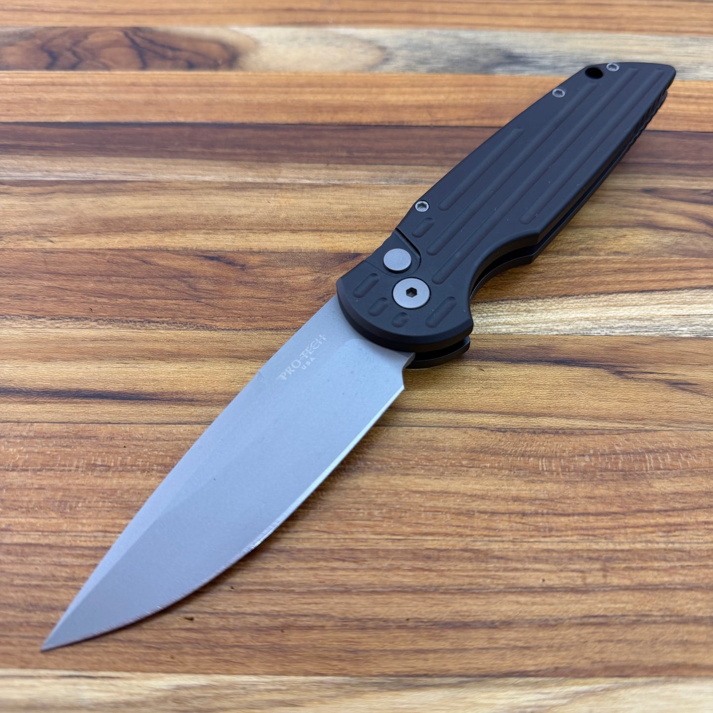 Pro-Tech TR-3 3.5" Auto w/ Black Grooved Handle