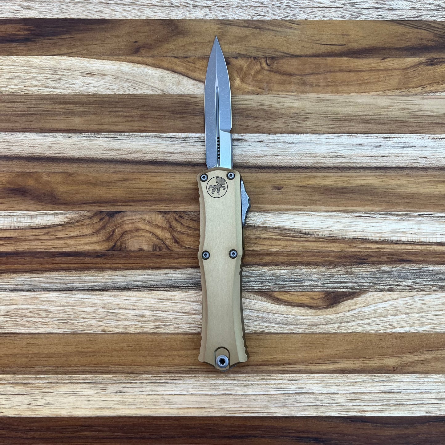 Microtech Hera II Mini D/E Bayonet 3" Apocalyptic OTF Auto w/ Tan Handle