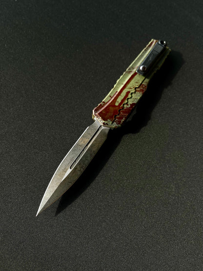 Microtech Signature Series Cypher II D/E 3.5" Auto Outbreak