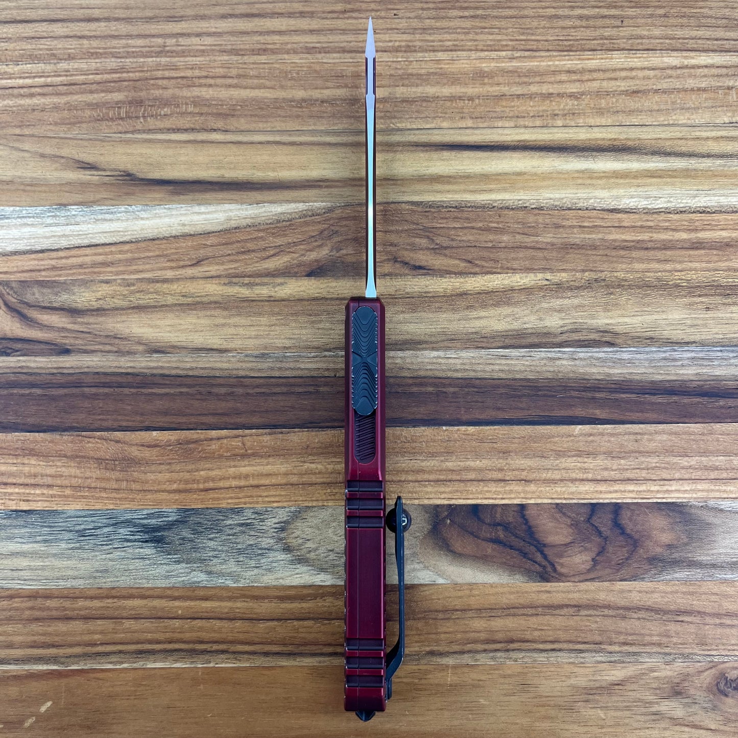 Microtech Ultratech Gen IV T/E 3.5" OTF w/ Half Tri-Grip Red Abrasion Aluminum Handle