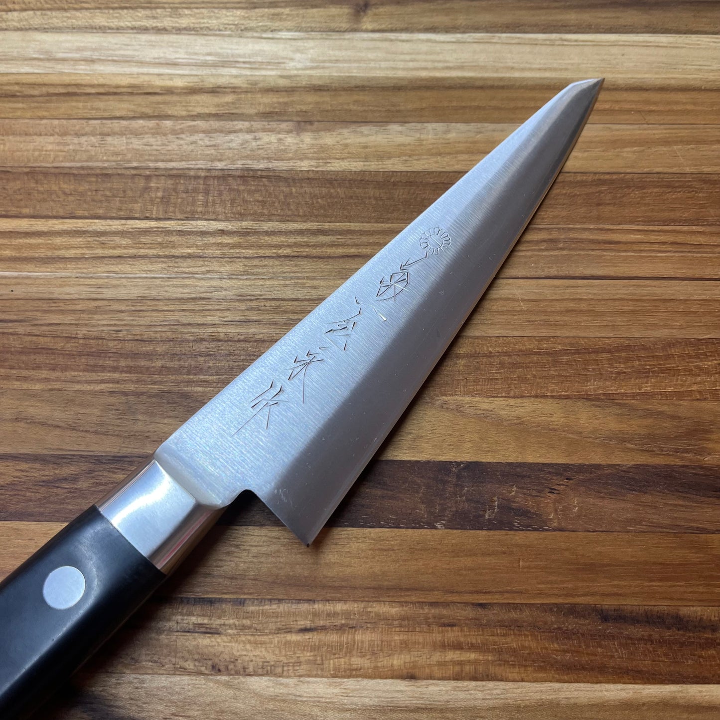 *DISCONTINUED* Kikuichi Swedish Gold Warikomi 150mm (6") Honesuki Kaku