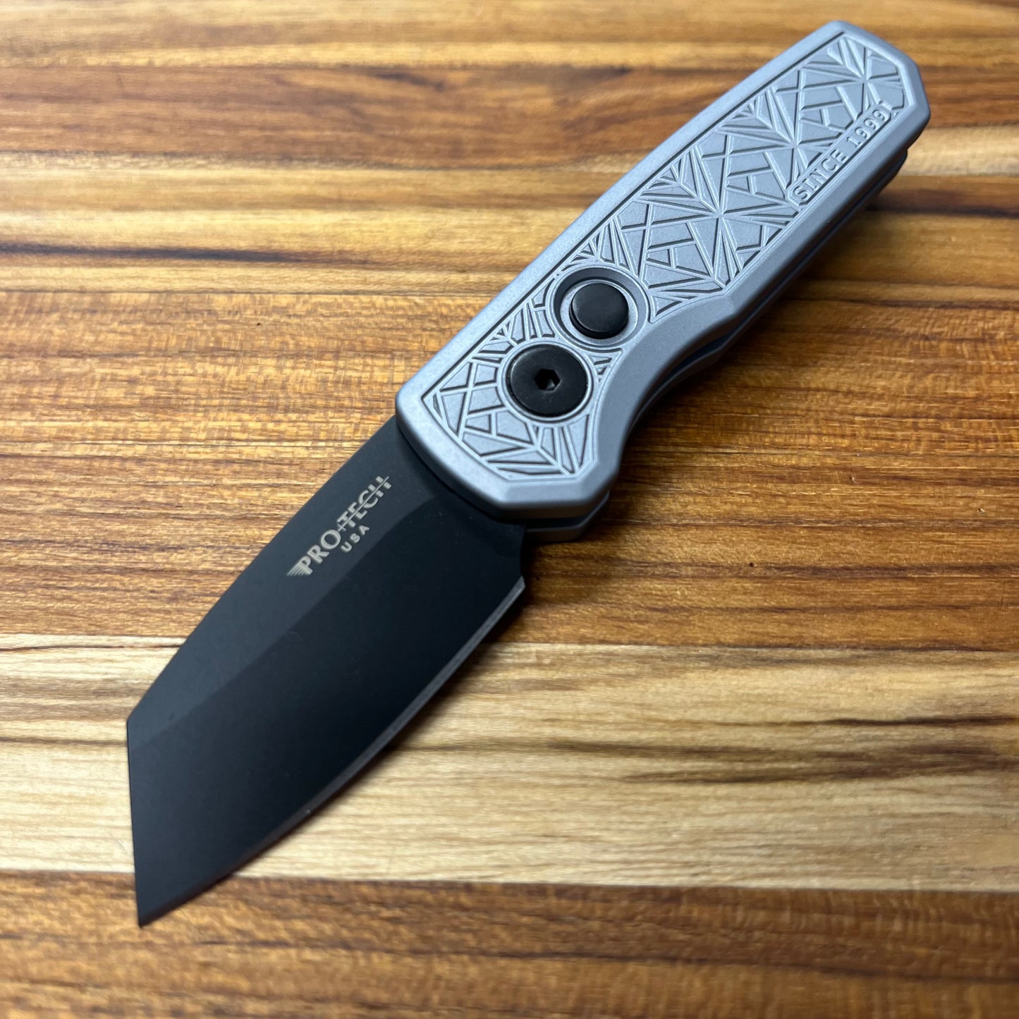 Pro-Tech Nexus Runt 5 2" w/ Gray Textured Handle