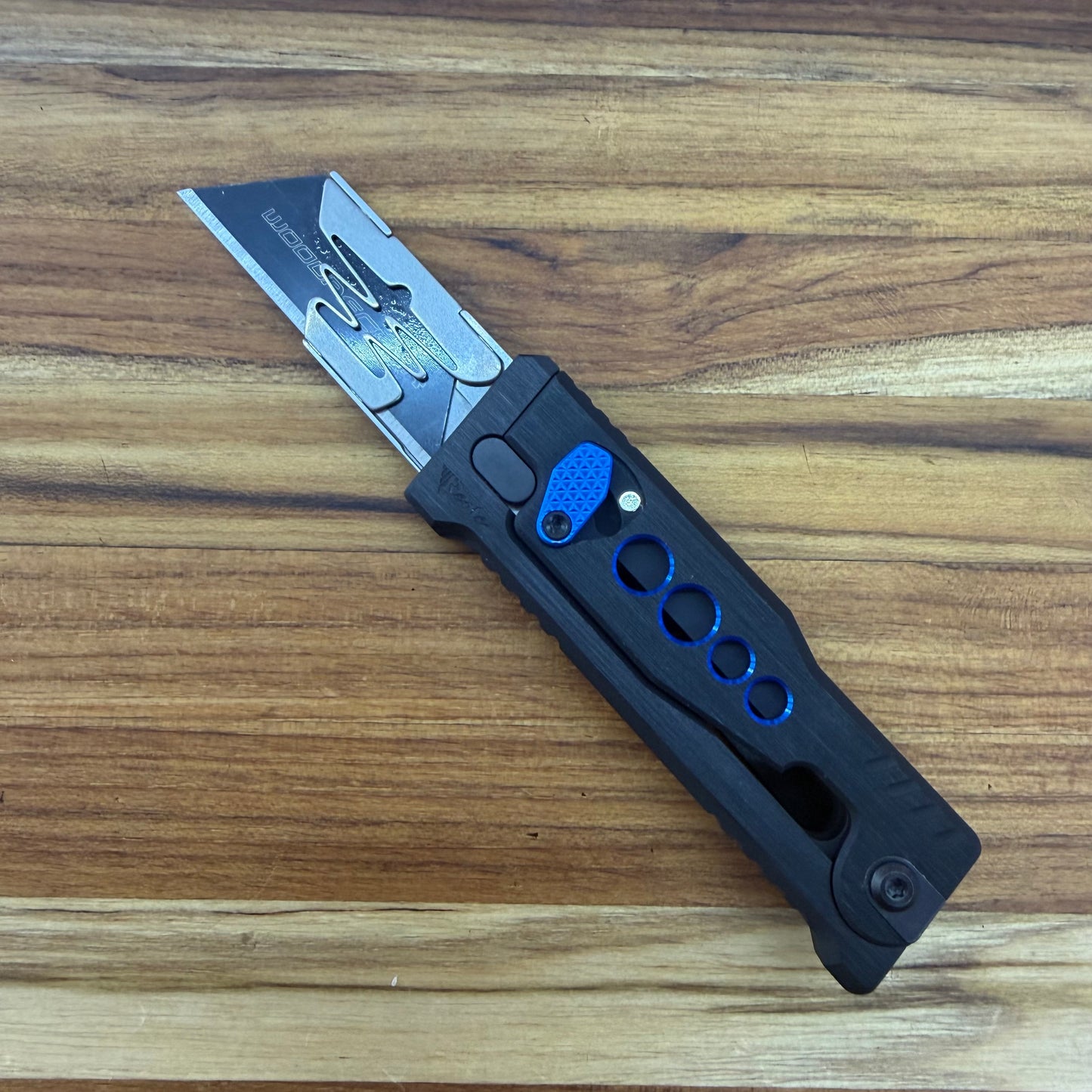Reate Exo-U Gravity 2.5" Utility Knife w/ Black Handle & Blue Speedhole