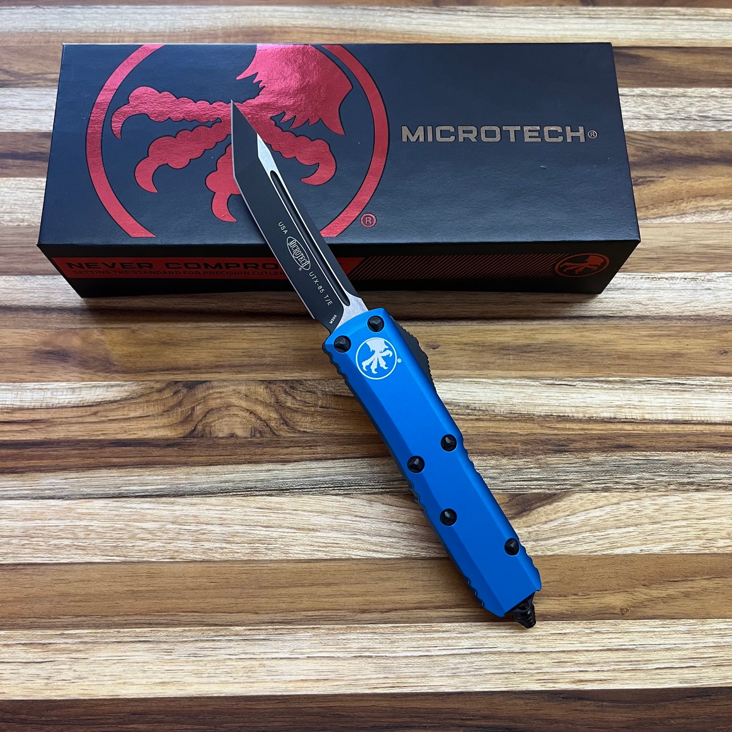 Microtech UTX-85 S/E 3.11" Black T/E OTF Auto w/ Blue Handle