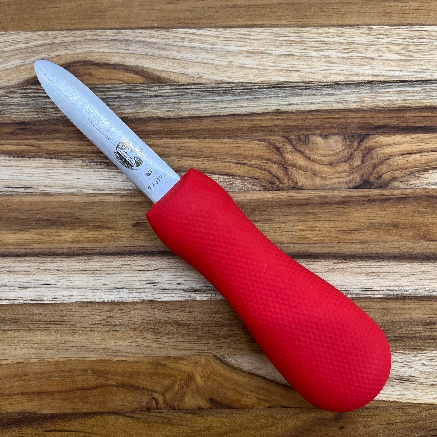 Victorinox 2.75" Oyster Knife Providence Style w/ Red SuperGrip