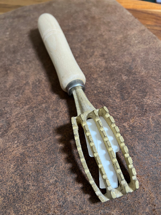Kikuichi Urokotori 215mm (8.5") Large Fish Scaler