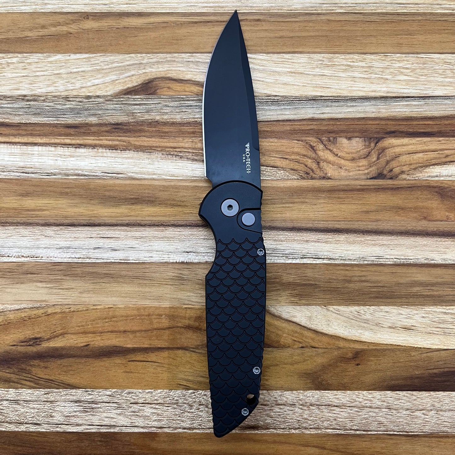 Pro-Tech TR-3 3.5" DLC Auto w/ Black Fishscale Handle