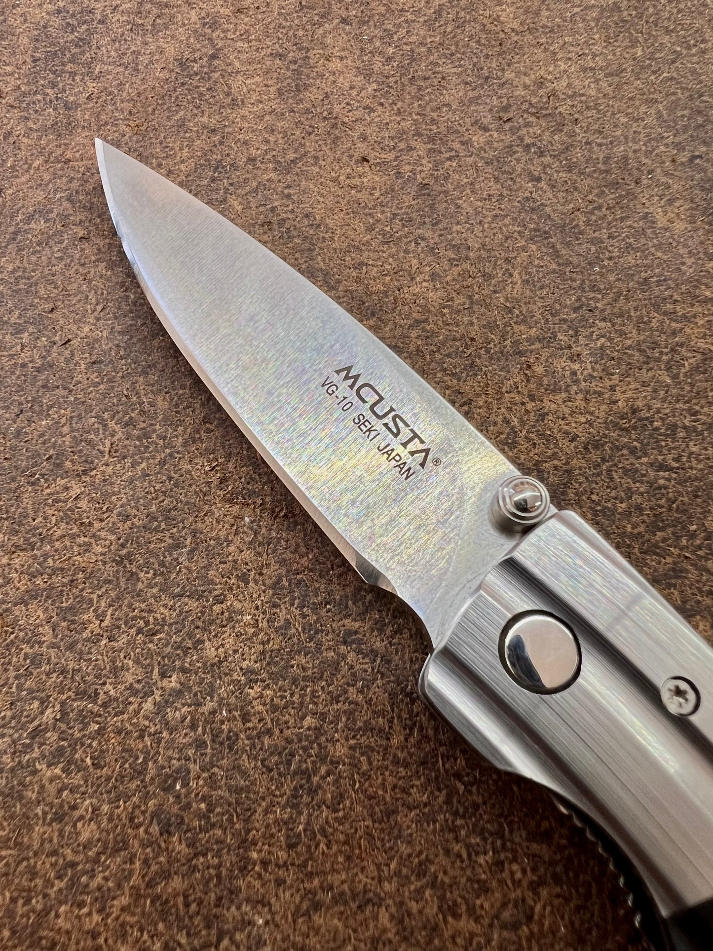 Mcusta MC-142G 3.75" Shinra Mixture Ripple SPG2 San Mai Pakkawood Folder