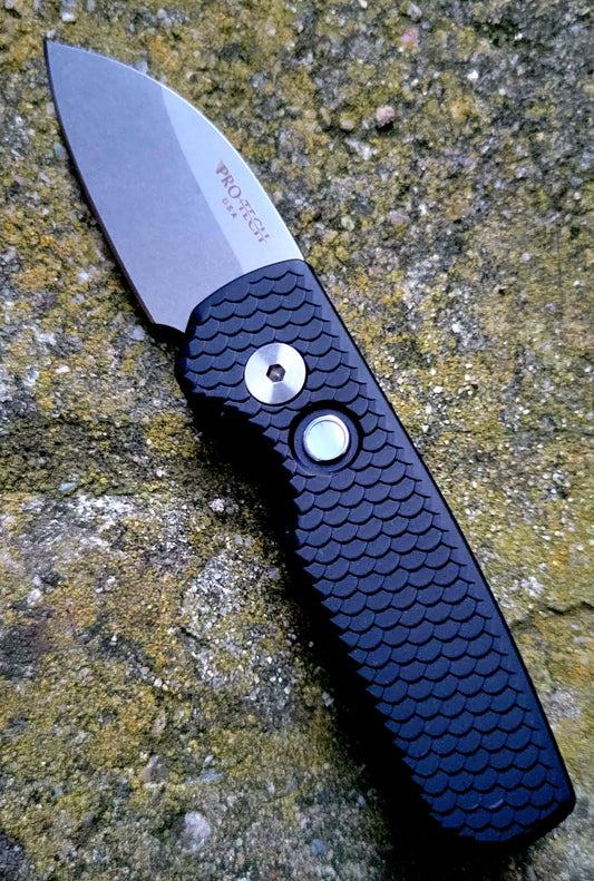 Pro-Tech Runt 5 2" Auto w/ Black Textured Dragon Scale