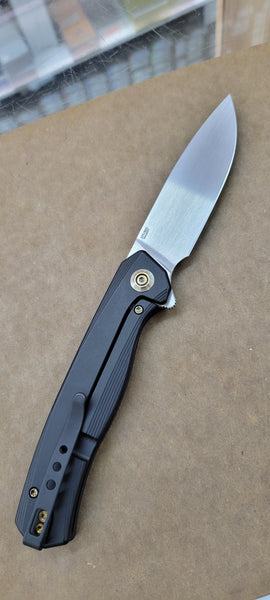 We Knife 20015-1 LIMITED EDITION Black Titanium Seer