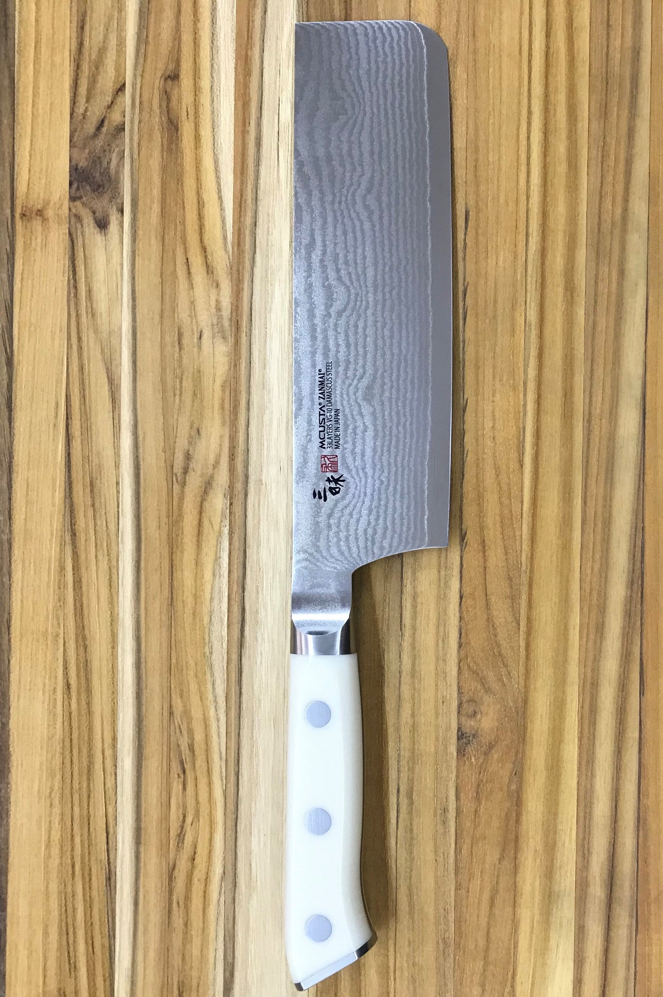 Mcusta Zanmai Classic Damascus Corian 165mm Nakiri